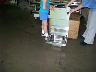 Universal stainless 12 x 10 x 6 hand sink
