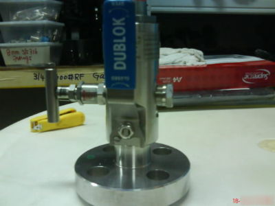 1 lot s/s swagelok double block & bleed valves