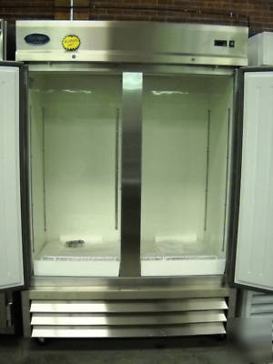 Entree commercial refrigerator