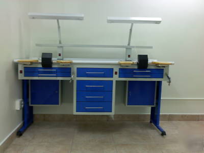 Dental laboratory double workbench with double vacuum