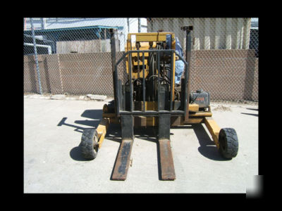 Kooi 4,500# 3 wheel piggy back forklift