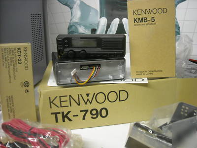 New ** radio kenwood TK790 vhf with new accesories **