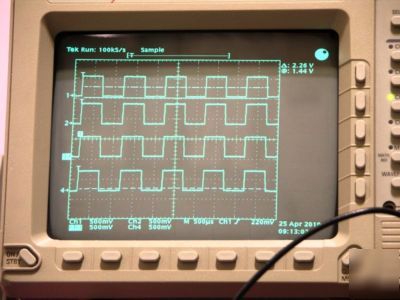 Tektronix TDS420A 4CH 200MHZ digital oscilloscope