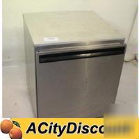 Delfield 5 cuft mobile under counter 27