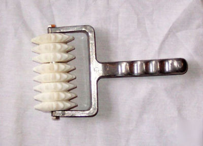 Pizza & dough docker - roller - solid comfort grip