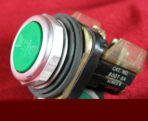 800T-a allen bradley 30MM pushbutton .... green