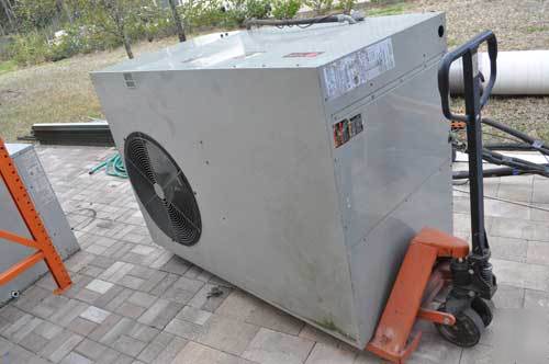 5 ton package a/c unit roof mount or wall mount 1Ã¸ 220V