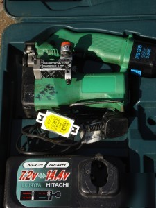 Hitachi CL10D2 12V cordless metal stud cutter