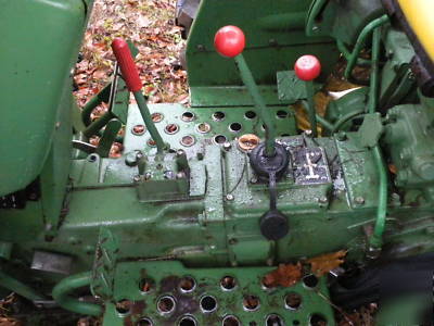 John deere 1050 4X4 utility tractor loader low hours