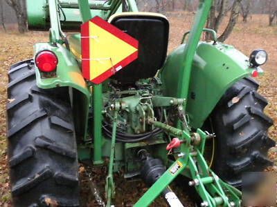 John deere 1050 4X4 utility tractor loader low hours