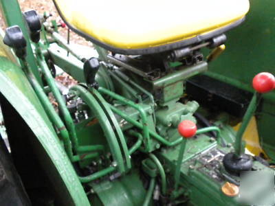 John deere 1050 4X4 utility tractor loader low hours
