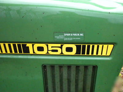 John deere 1050 4X4 utility tractor loader low hours