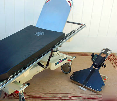 Stretcher / gurney hausted w /adj. head/ neck support 