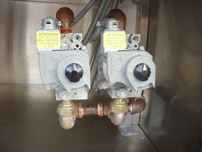Vulcan steamer gas 2 compts on 24'' cabinet