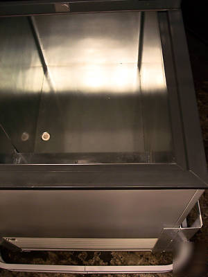 Ice cream novelty chest freezer, on removeable cart, a+