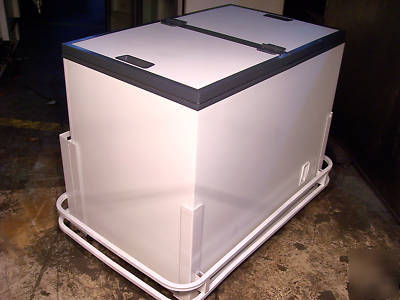 Ice cream novelty chest freezer, on removeable cart, a+