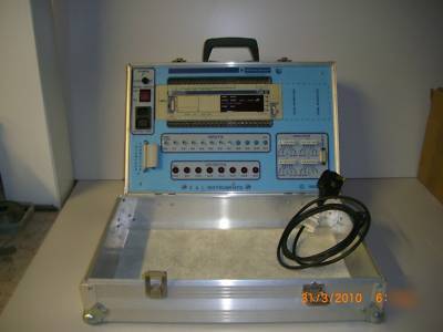 Telemecanique t & e plc tsx 172 2028 training case. 