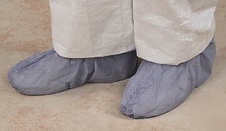 Vwr critical cover suregrip laminated shoe covers
