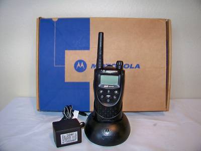Motorola xtn XU2600 two way radio uhf 6 cahnnel 2 watt