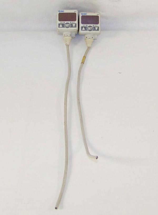 2 smc ZSE40-T1-22L digital display pressure switch