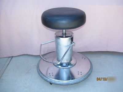 Ophthalmic surgeons surgical hydraulic exam stool chair