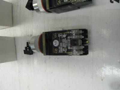 4 allen bradley selector switch 800MRJH9 (2031)