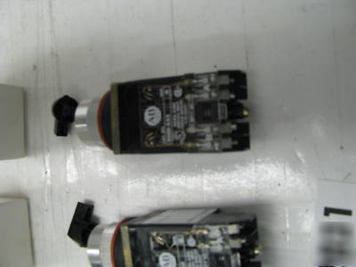 4 allen bradley selector switch 800MRJH9 (2031)