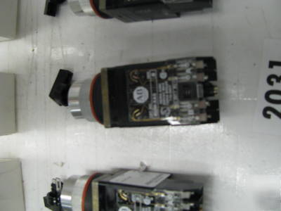 4 allen bradley selector switch 800MRJH9 (2031)