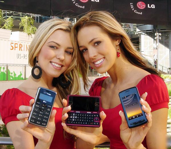 $42,750.00 / month - existing web 2.0 cell phone store