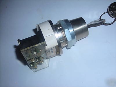 New allen-bradley cylinder lock sel. switch, 800T-H3318