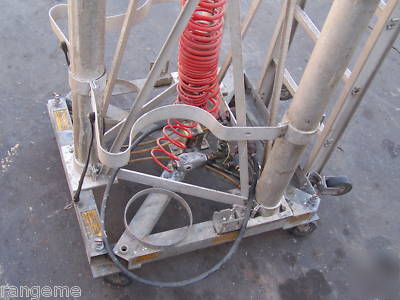 Upright airlift 30FTX250 lbs pneumatic manlift scaffold