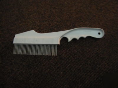 New hand held carpet rug handi groomer rake