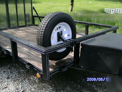 Utility trailer 6 x 10 with double gate - spare and box
