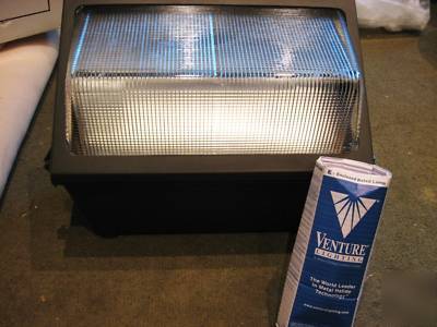 Metal halide wall pack 250 w security light + bulb WP25