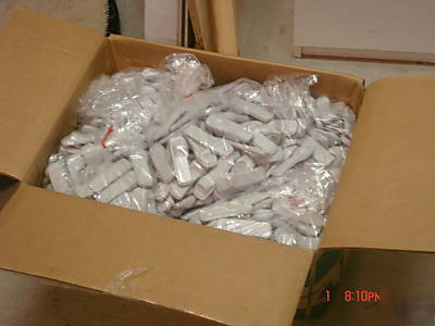 100 sensormatic supertag plus tags & pins