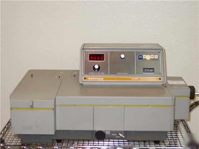 Beckman model 25 uv & visible light spectrophotometer 