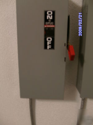 G.e. h.d. 600 volt 60 amp 3 phase disconnect with fuses