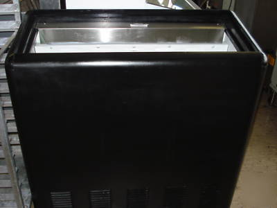 True used tcm-78AC deep well air curtain spot merch.