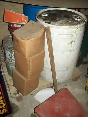Ultramatic vibratory deburring machine 7CF w/extras