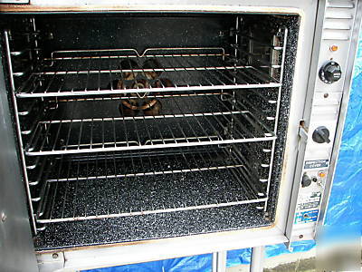 Bakers pride convection oven 1/2 size 5 racks