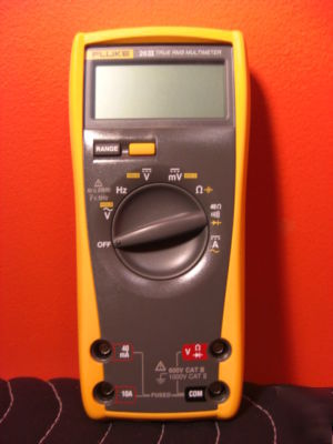 New fluke 26 iii true rms (reduced )