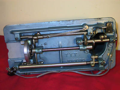 Toyota heavy duty industrial strength sewing machine