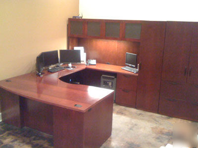 Paoli office desk