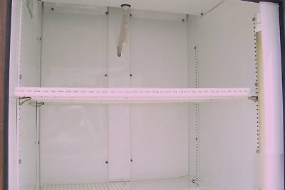 True gdm-26 1 swing door merchandiser cooler display 