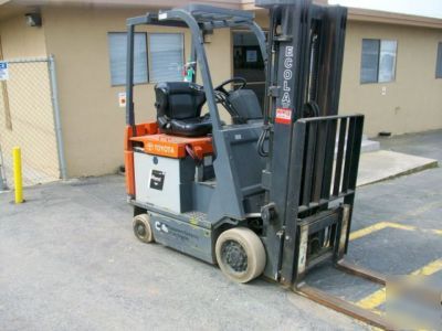 2002 toyota 7FBCU18 electric forklift