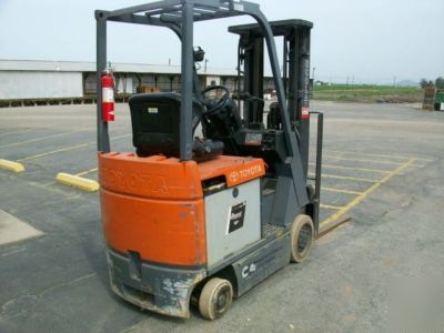 2002 toyota 7FBCU18 electric forklift