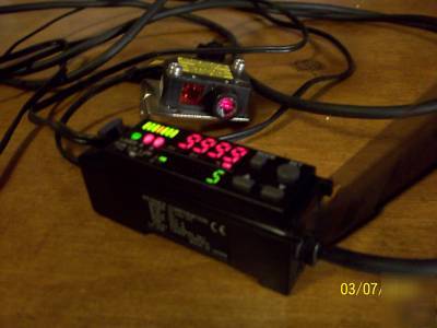 Keyence laser sensor lv-21A (lv-20) & lv-H32 digital