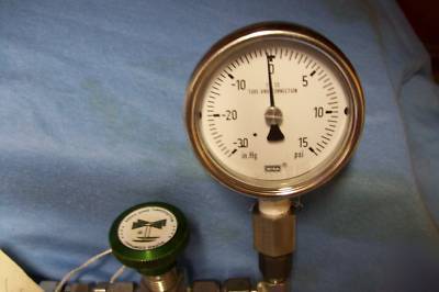 Wika 0-30PSI in.hg gauge w/nupro selector valve / used