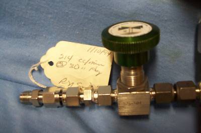 Wika 0-30PSI in.hg gauge w/nupro selector valve / used
