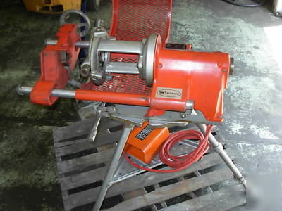 Aeroquip FT1013 stand mounted hose assembly machine
